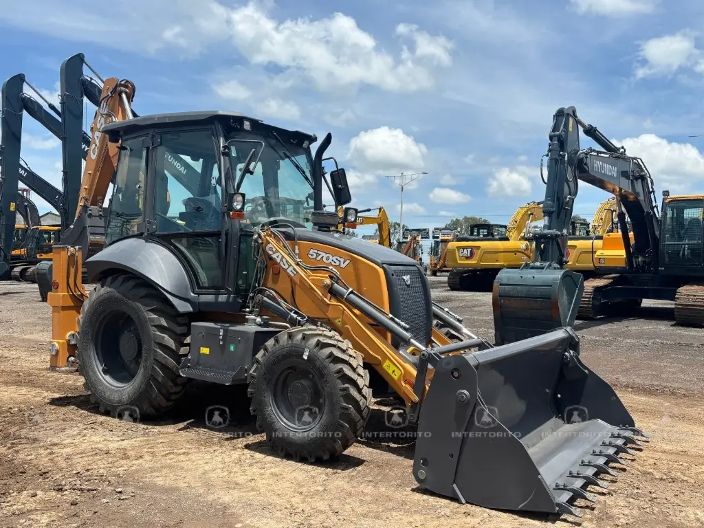 Retroexcavadora CASE 570SV