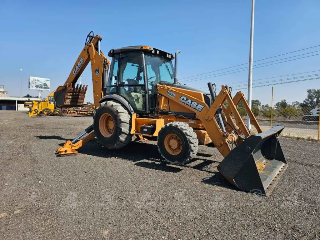 Retroexcavadora CASE 590 SN 