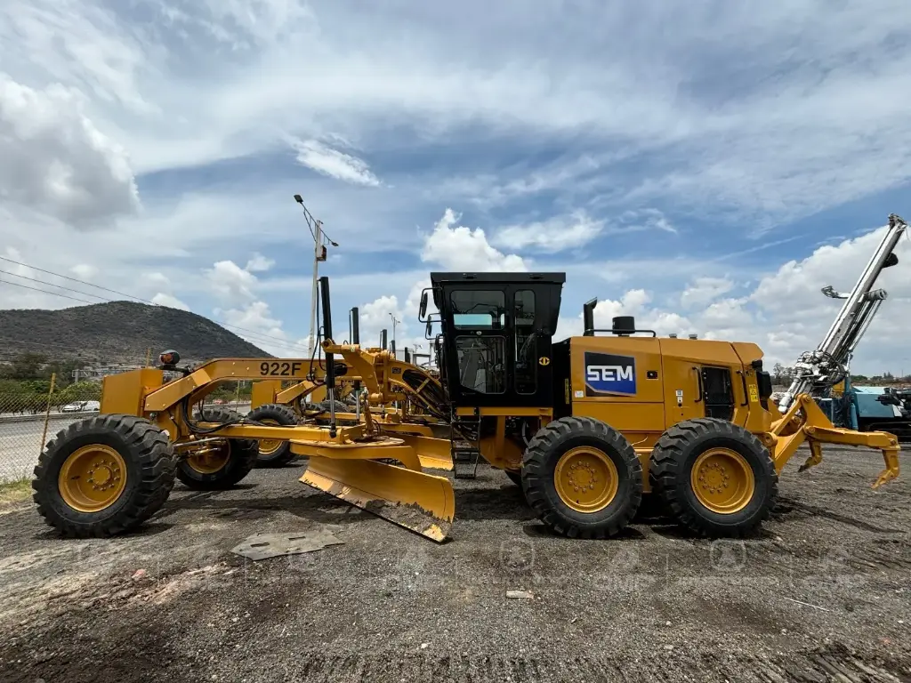 MOTONIVELADORA SEM 922F JS9300315