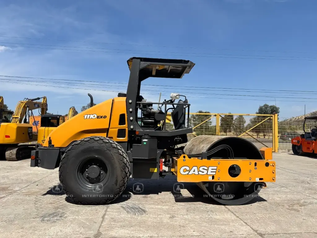 Vibrocompactador CASE 1110EX-D