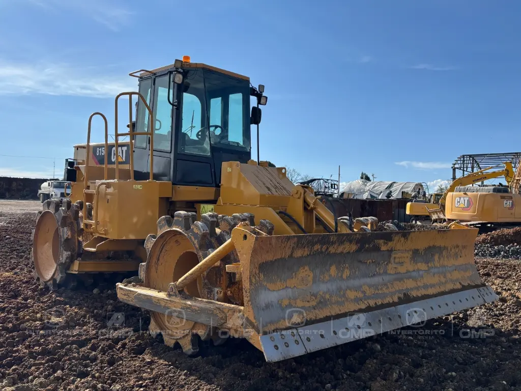 Tractocompactador CAT 815F