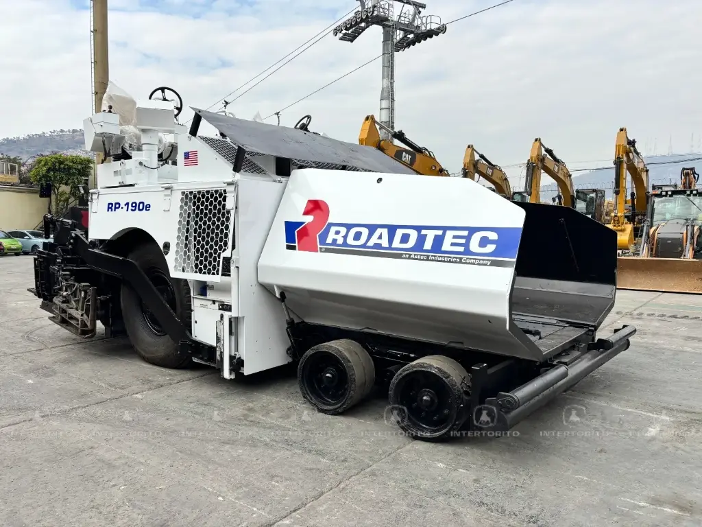 Pavimentadora ROADTEC RP190E
