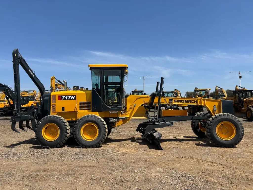 Motoniveladora Sinomach 717H