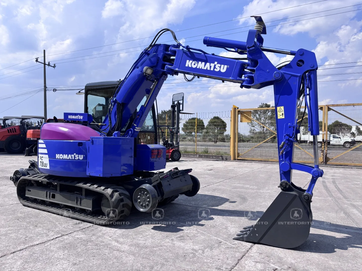 Excavadora Komatsu PC78UUT