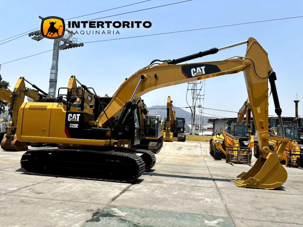 Excavadora CAT 320E