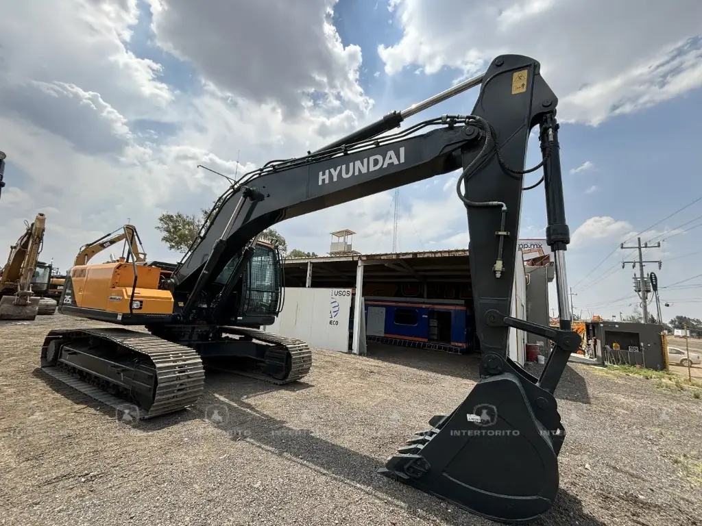 Excavadora HYUNDAI R215 L