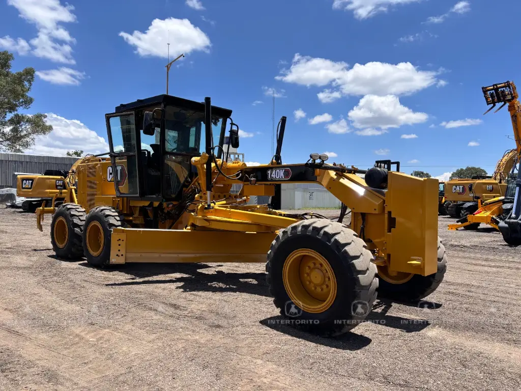 Motoniveladora CAT 140K