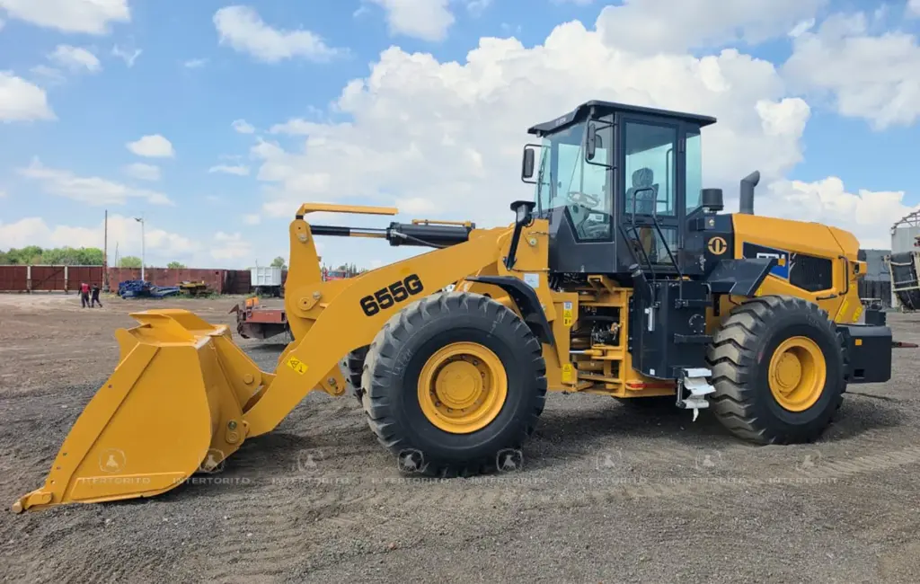 Cargador Frontal SEM 655G