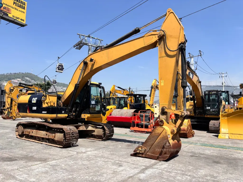 Excavadora CAT 320D 