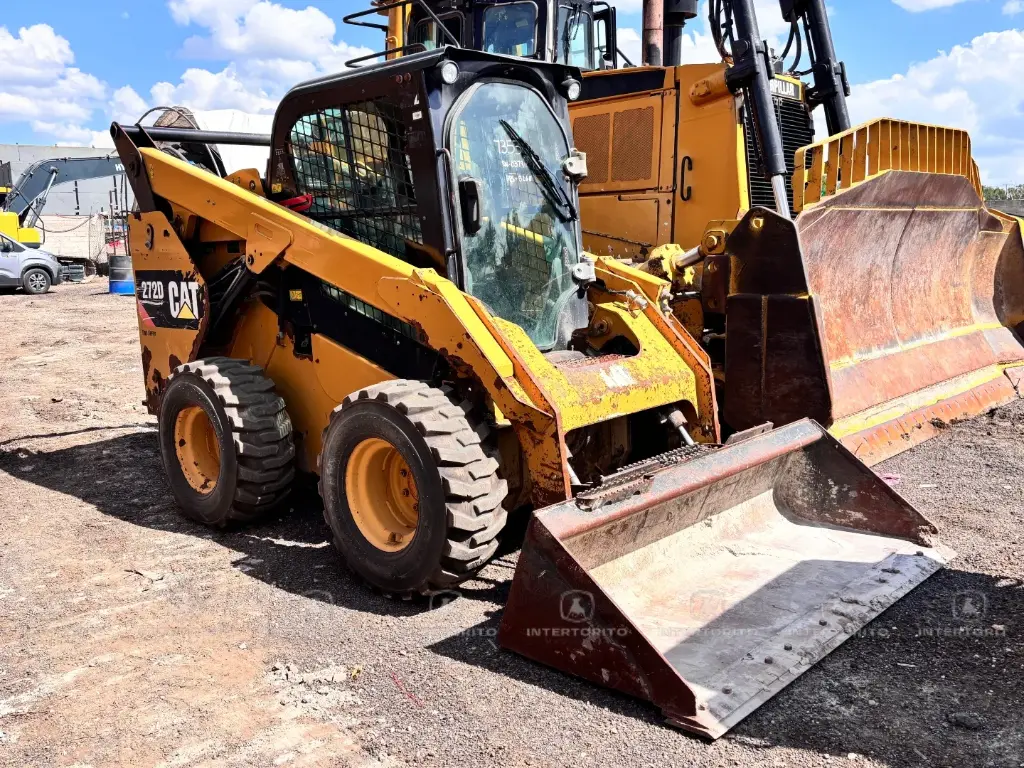 Minicargador CAT 272D