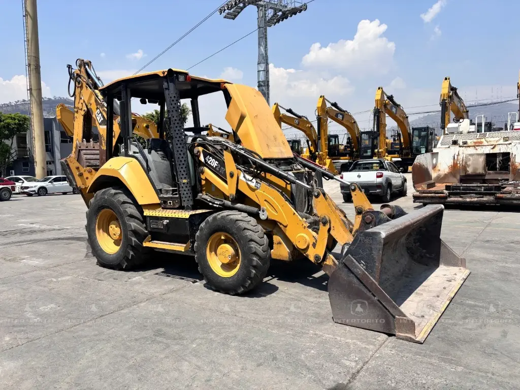 Retroexcavadora CAT 420F2 IT