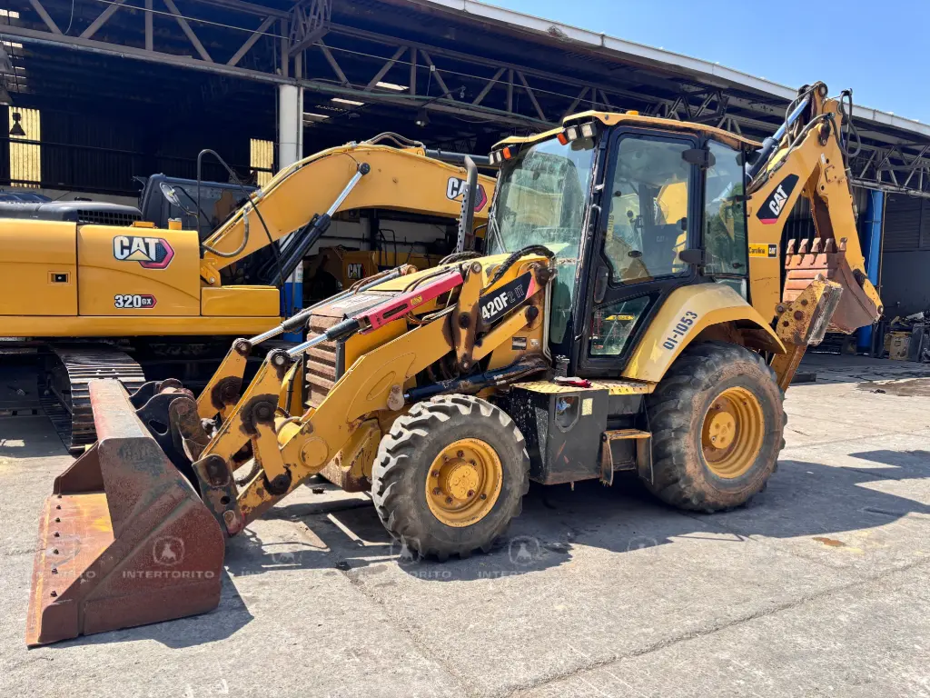 Retroexcavadora CAT 420F2 IT
