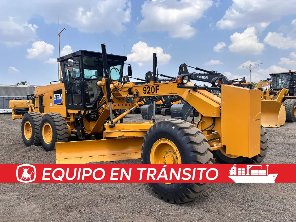 Motoniveladora SEM 920F