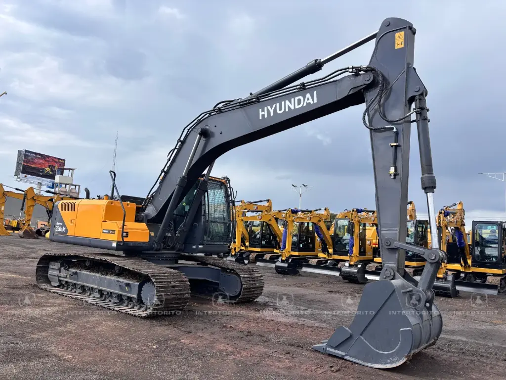 Excavadora Hyundai R230LM