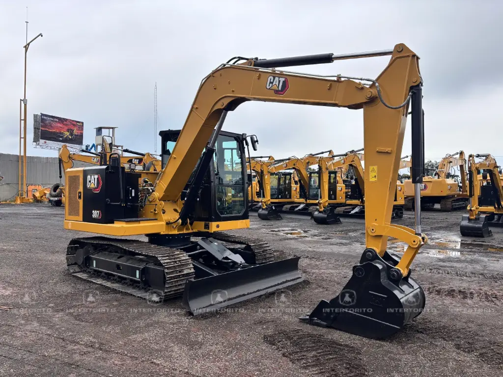 Excavadora CAT 307