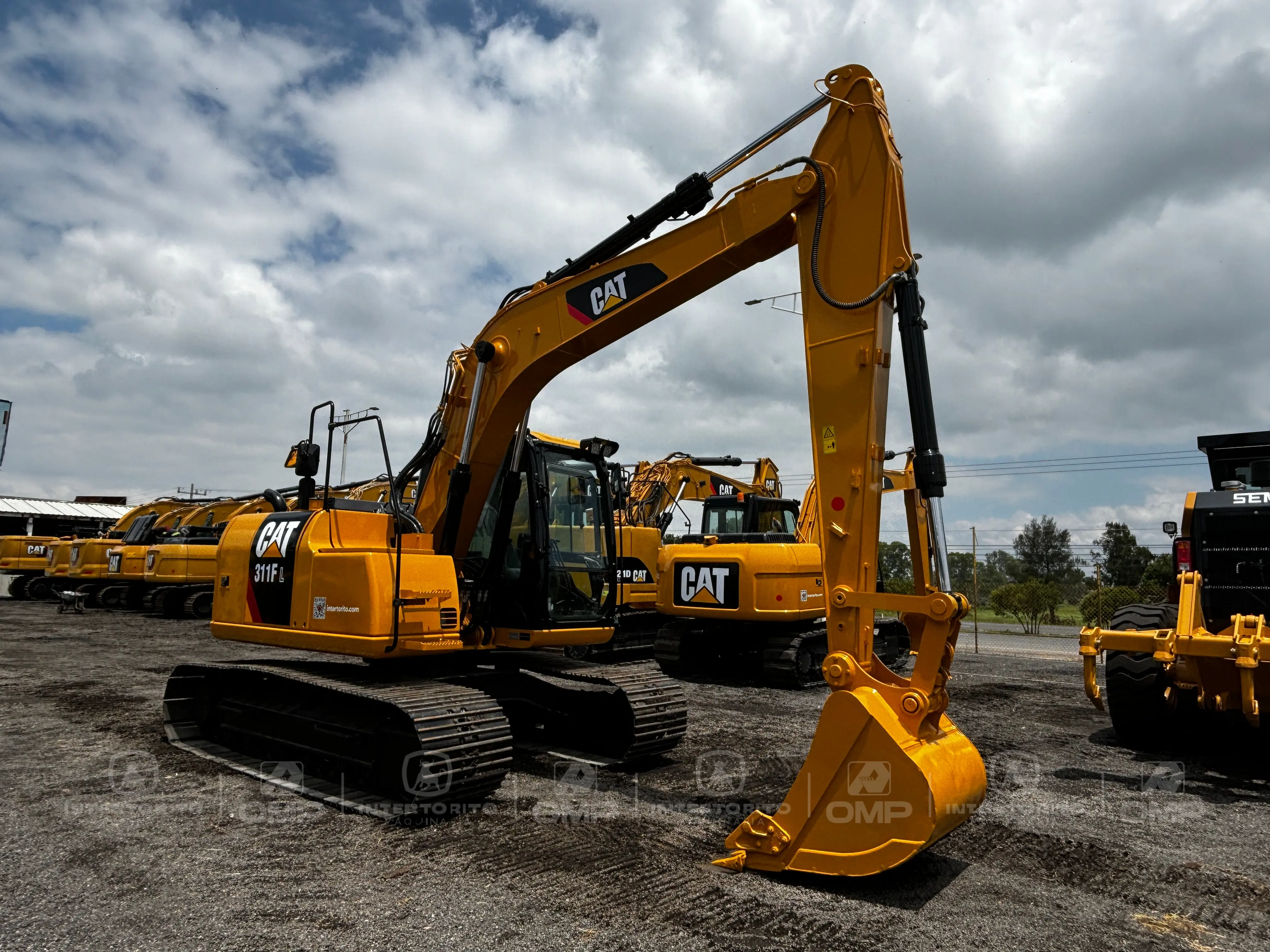EXCAVADORA CAT 311FL RR JFT01096