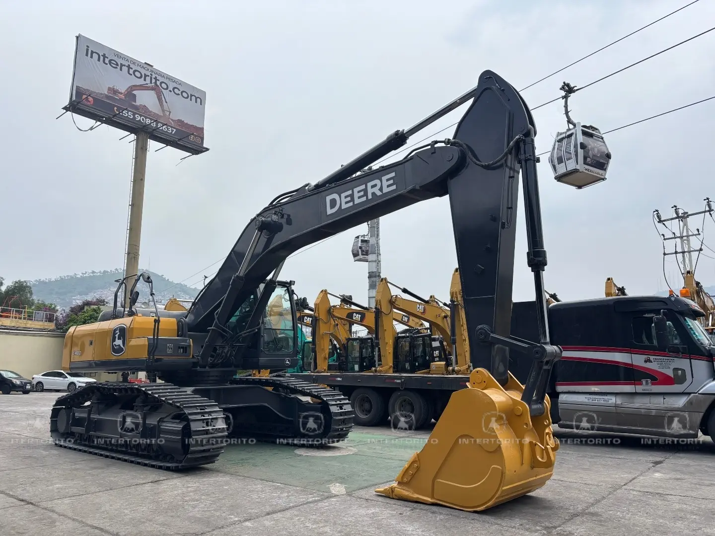 EXCAVADORA J. DEERE E400LC LD600152