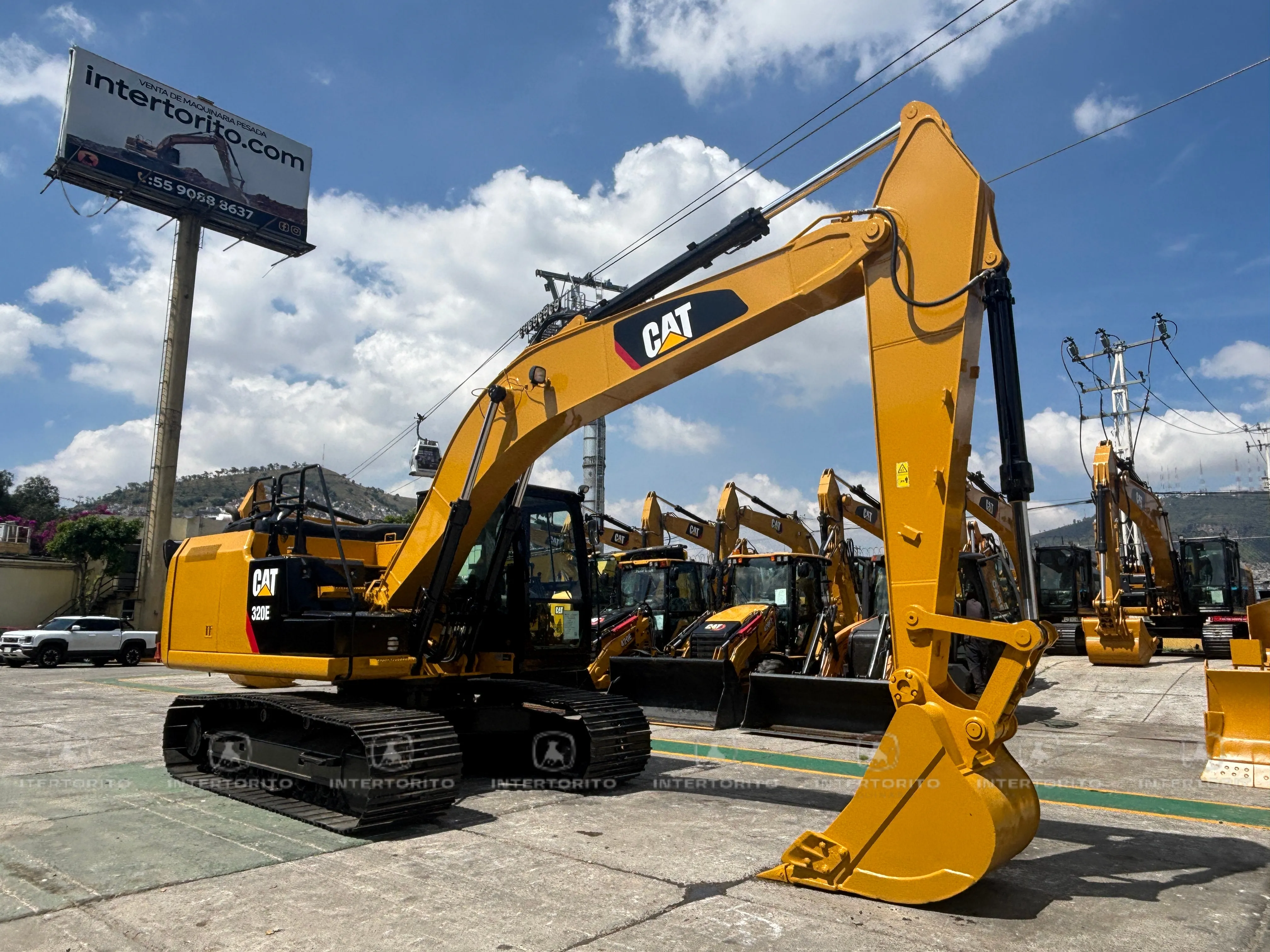 Excavadora CAT 320E