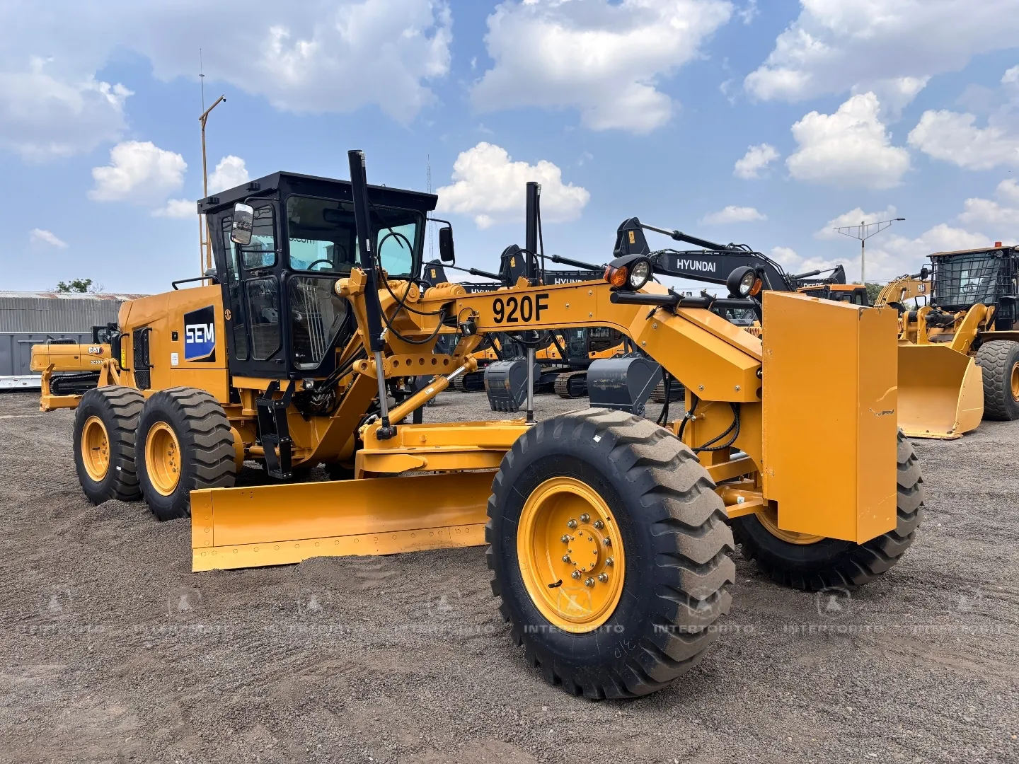 Motoniveladora SEM 920F