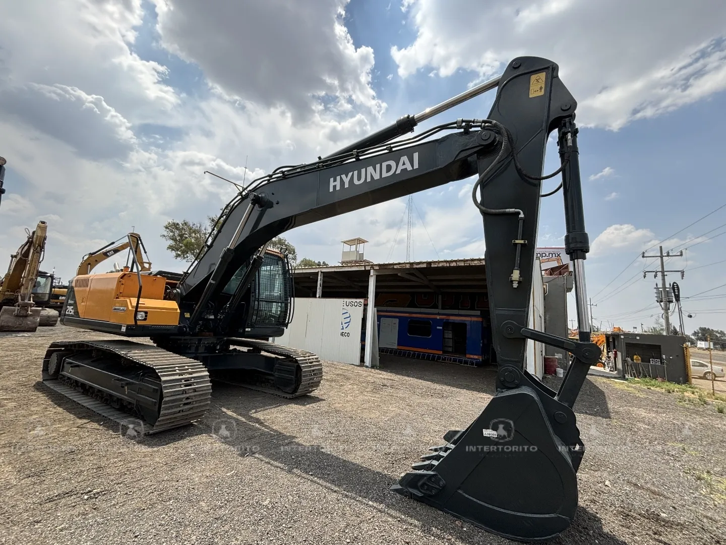 Excavadora HYUNDAI R215 L