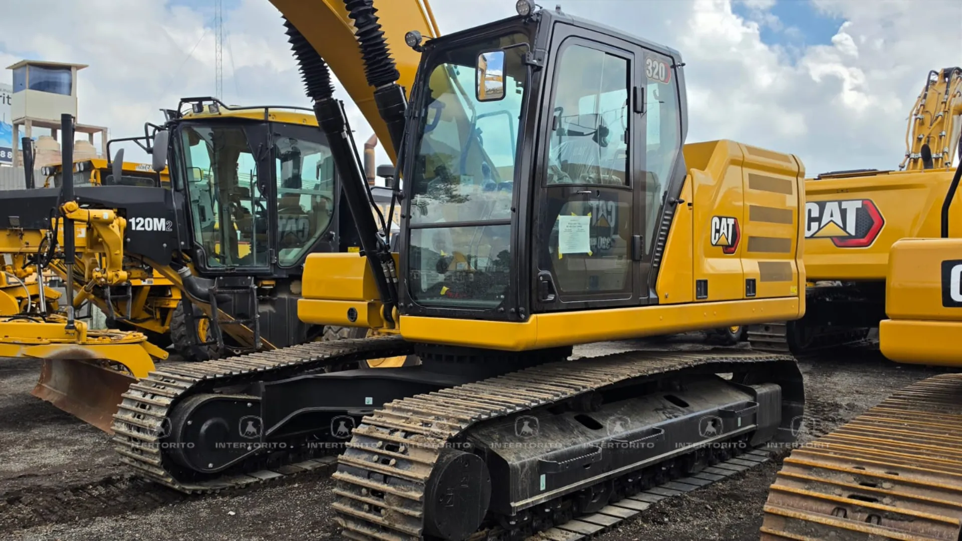 Excavadora CAT 320