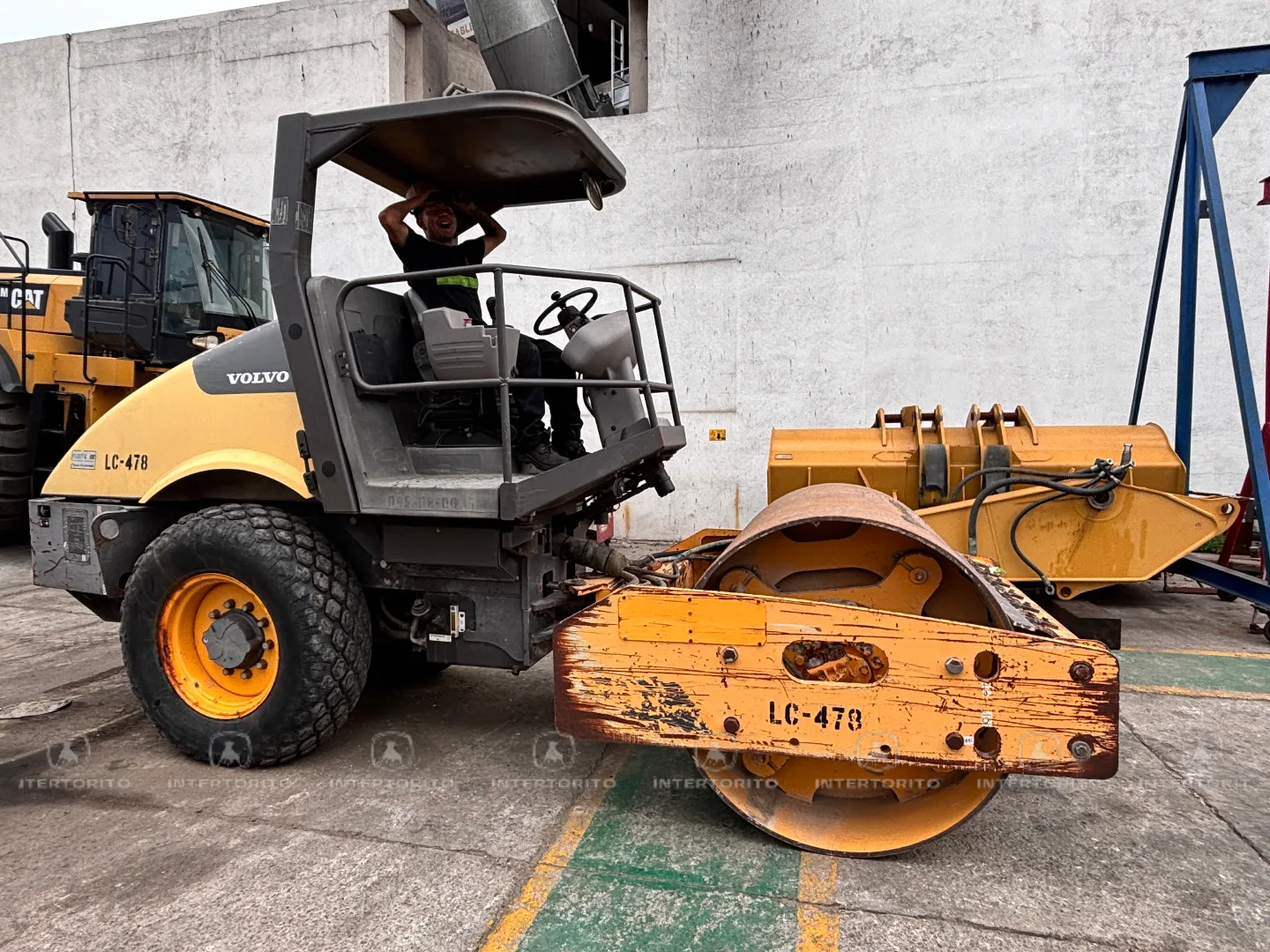 Compactador de suelo Volvo SD70D