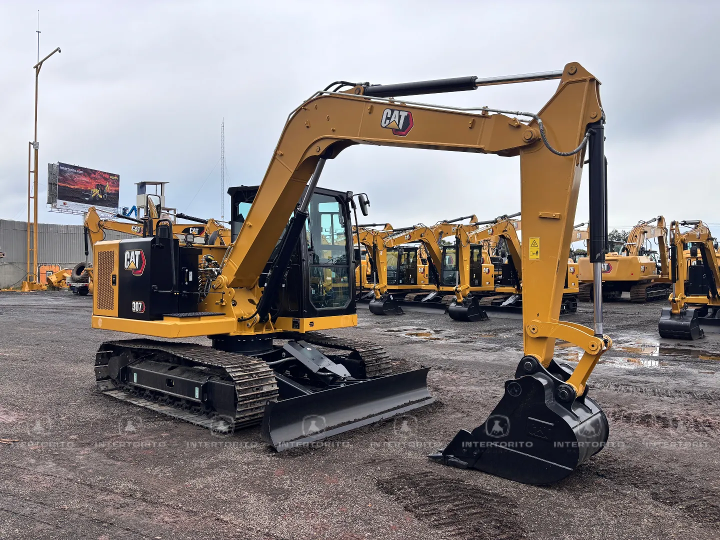 Excavadora CAT 307